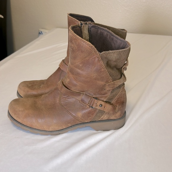 NEW Teva Zip Closure Camel Leather Suede Ankle Boots Women’s Size 6 - Picture 2 of 16